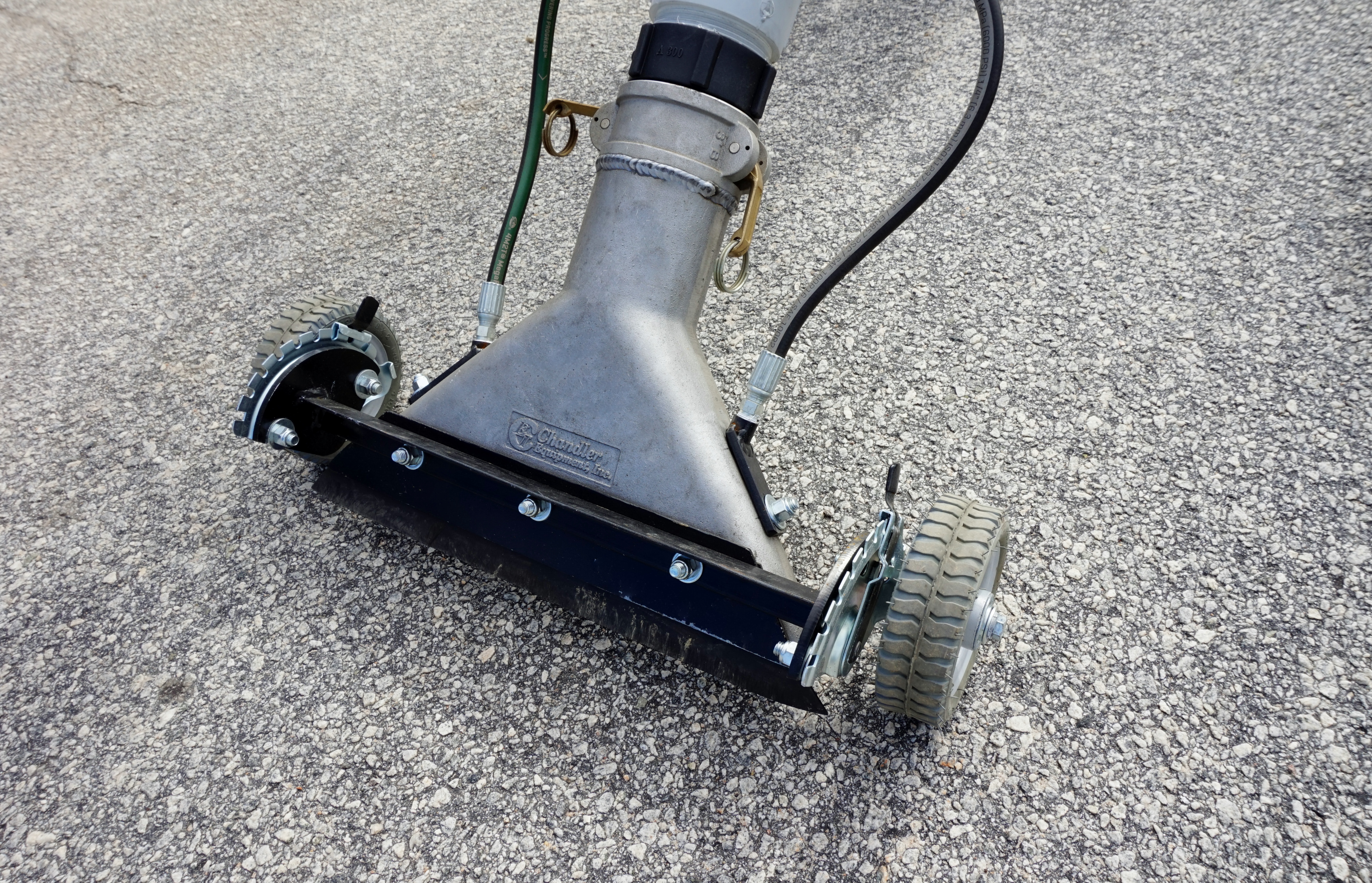 PAVEMENT SWEEPER (8043896)